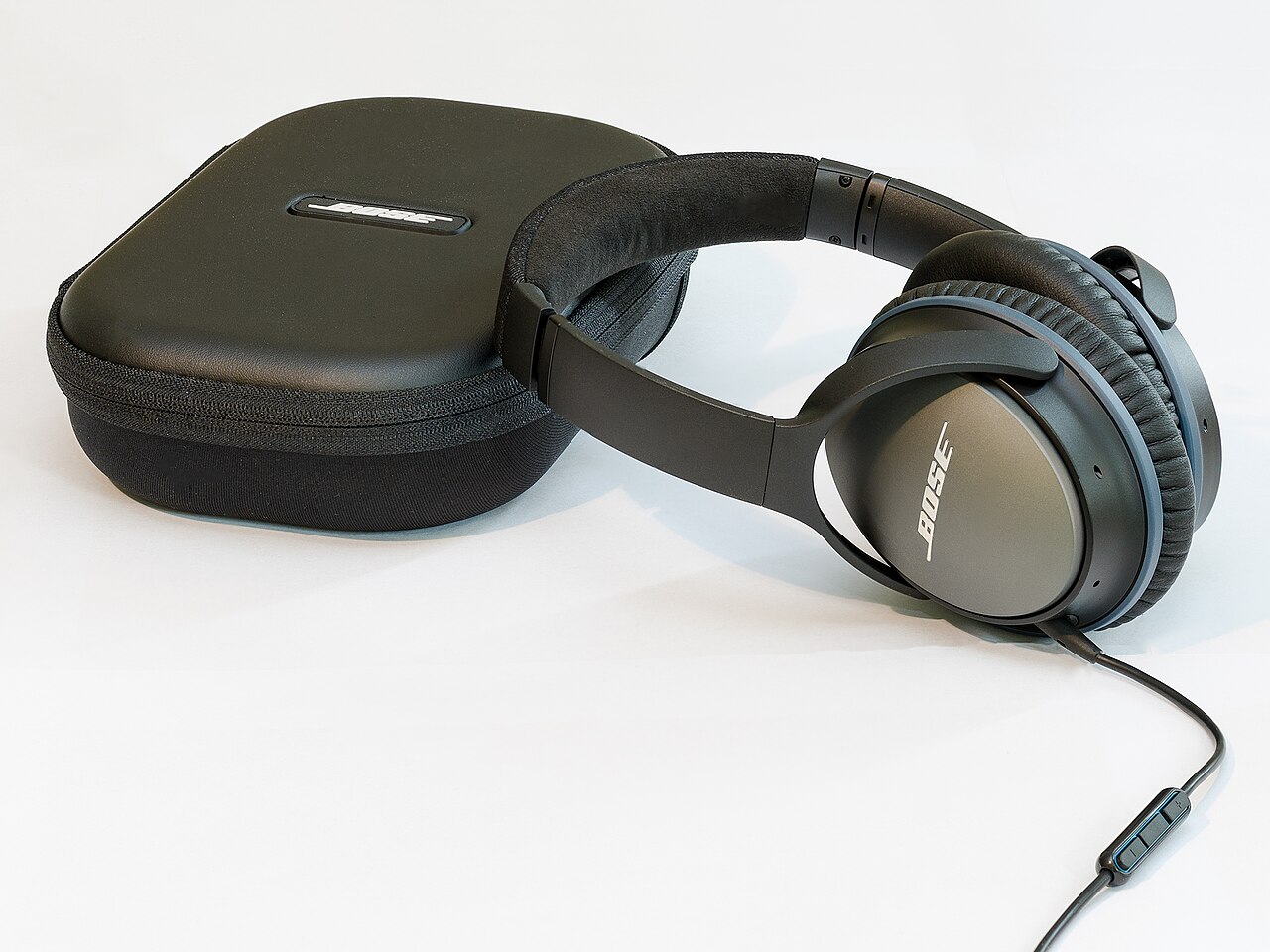 Bose QuietComfort 25 — manufacturer product photograph