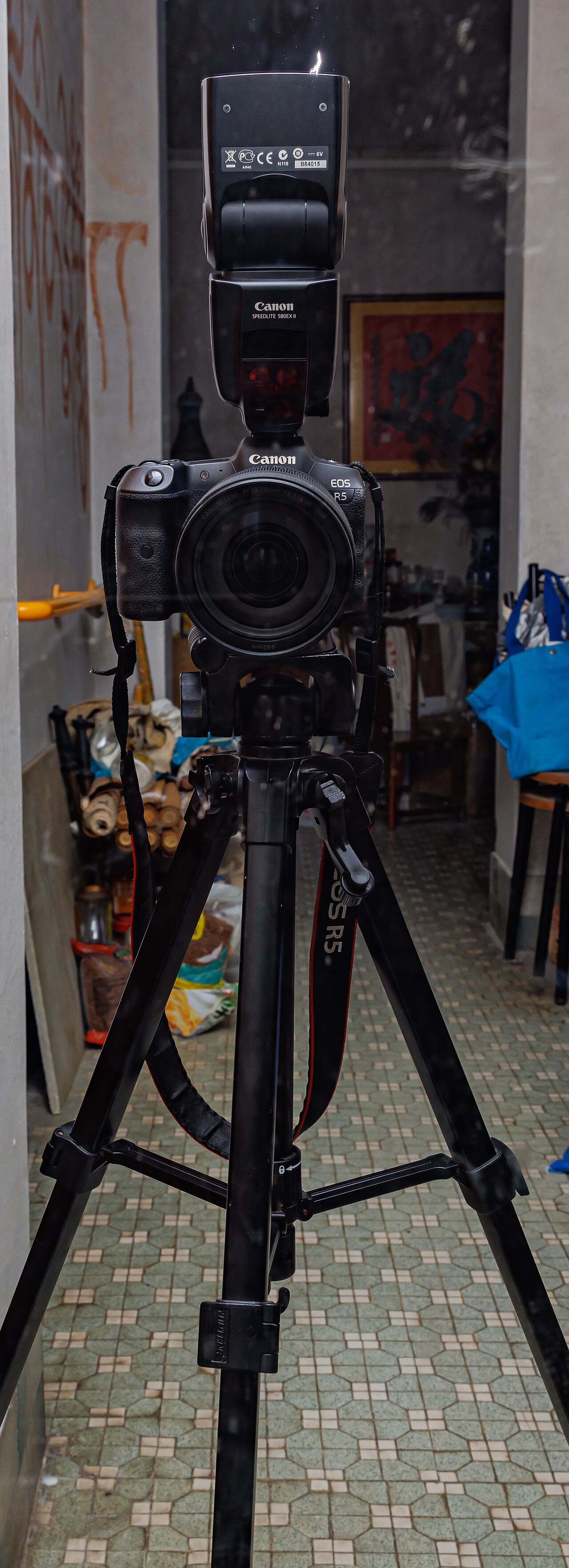Canon RF 24-70mm F2.8L — manufacturer product photograph