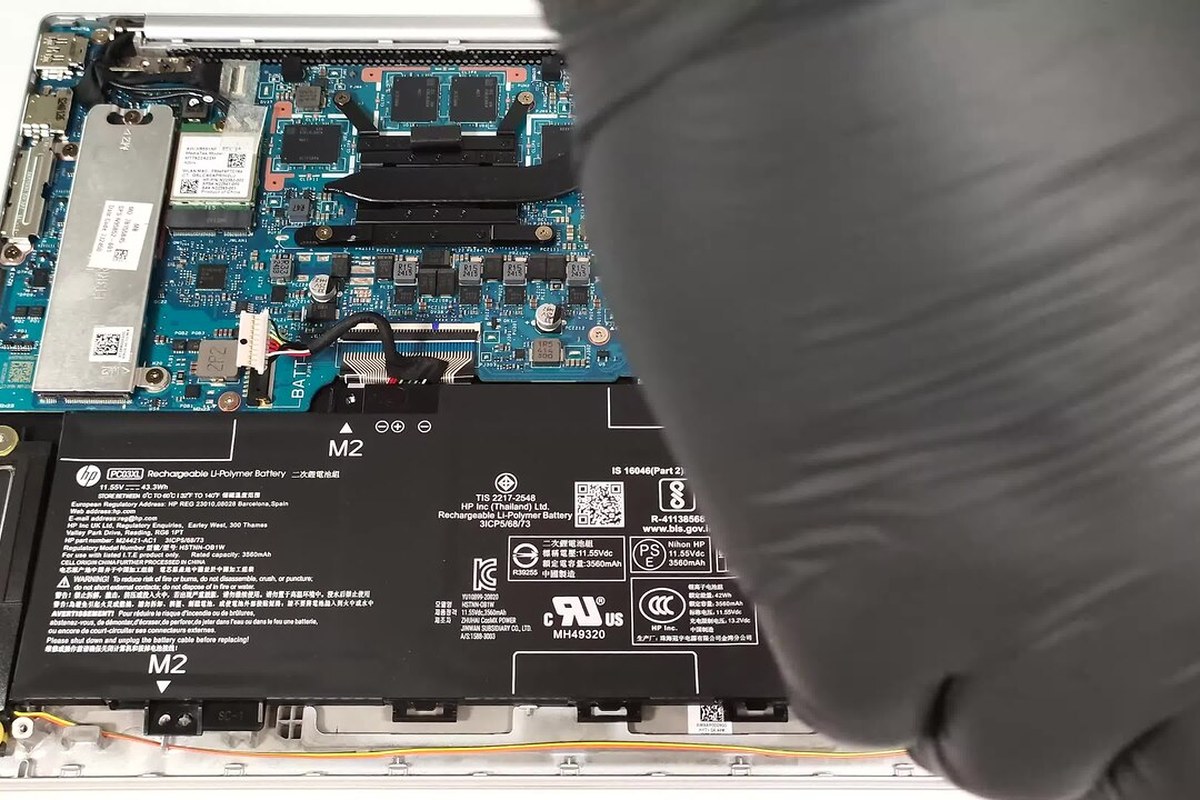 HP Pavilion Aero 13 — detail crop from the cited public reference image.