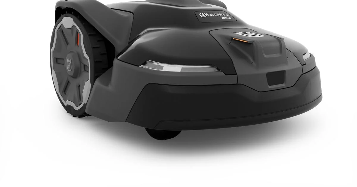Husqvarna Automower 420 iQ — manufacturer product photograph