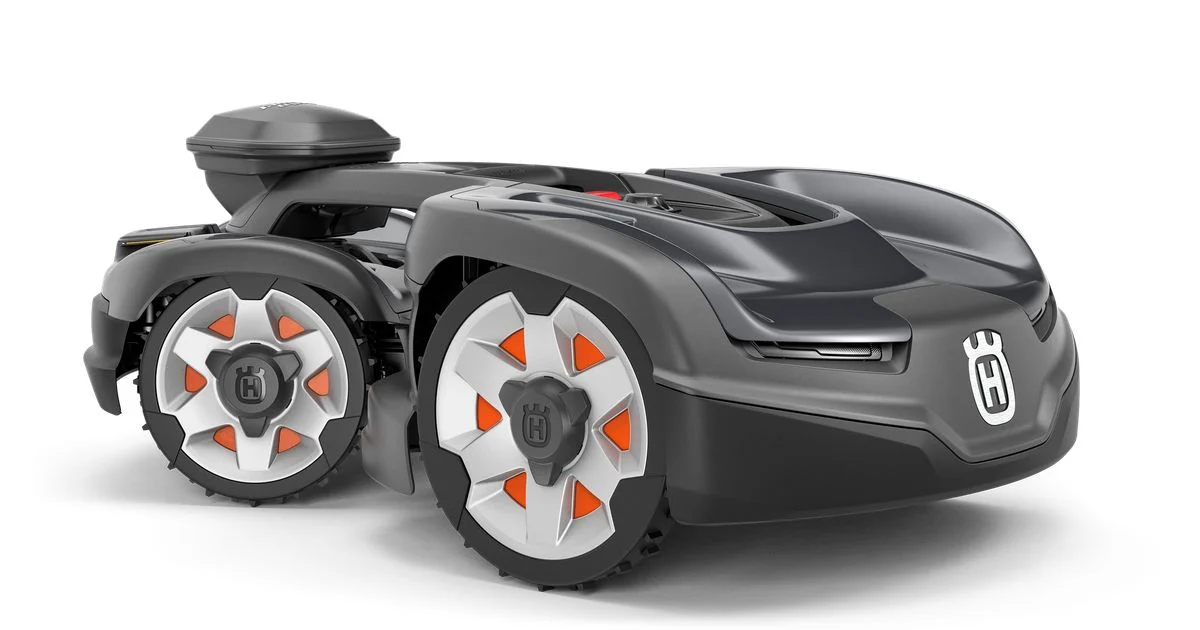 Husqvarna Automower 435 iQ AWD — manufacturer product photograph