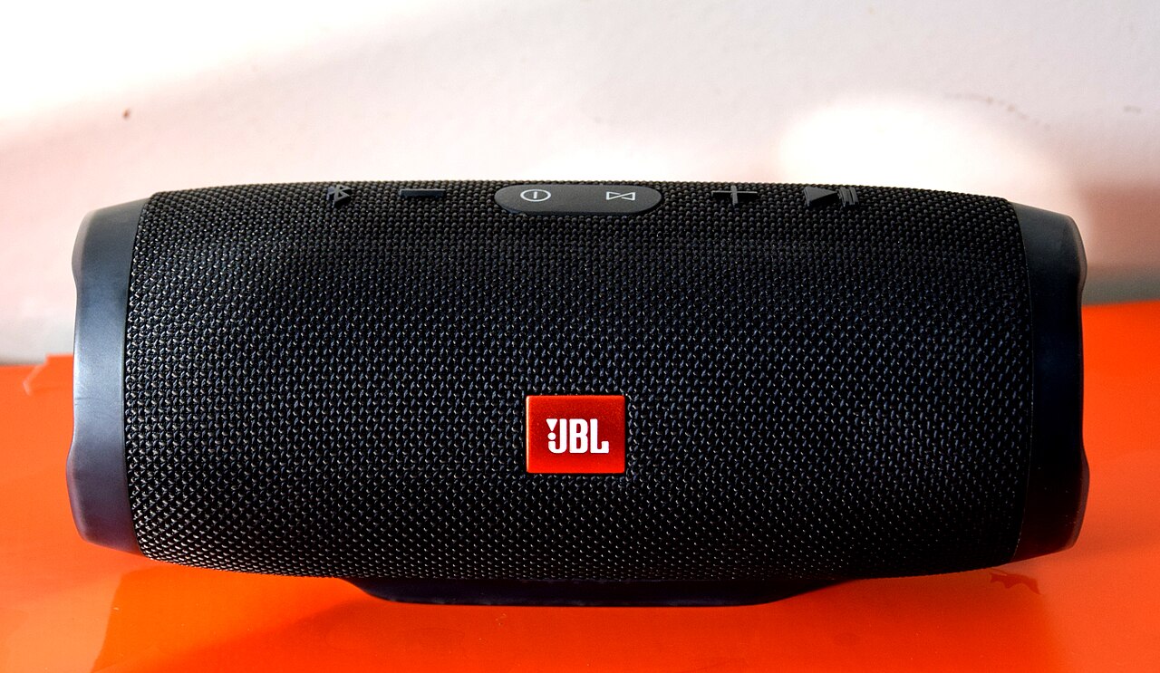 JBL Charge 4 — manufacturer product photograph