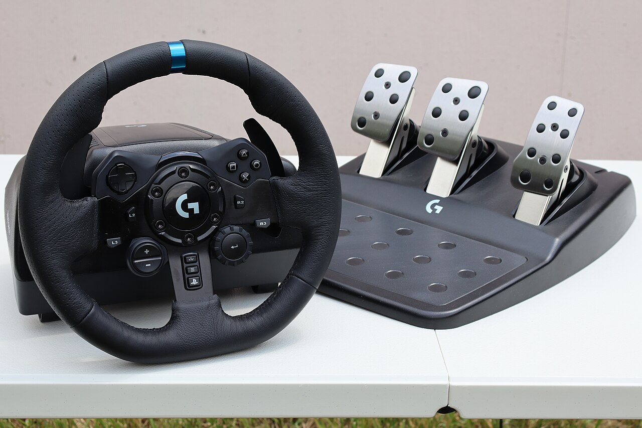 Logitech G923 Racing Wheel — manufacturer product photograph