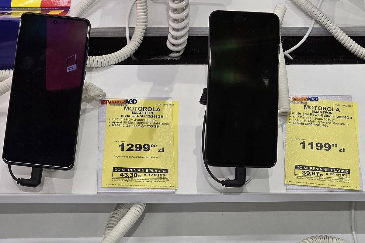 Motorola Moto G Power 2024 — detail crop from the cited public reference image.