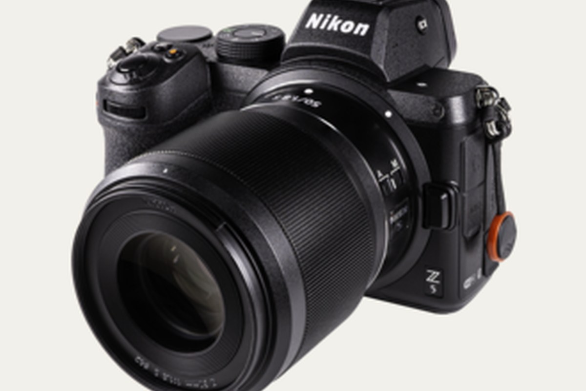 Nikon Z5 — detail crop from the cited public reference image.