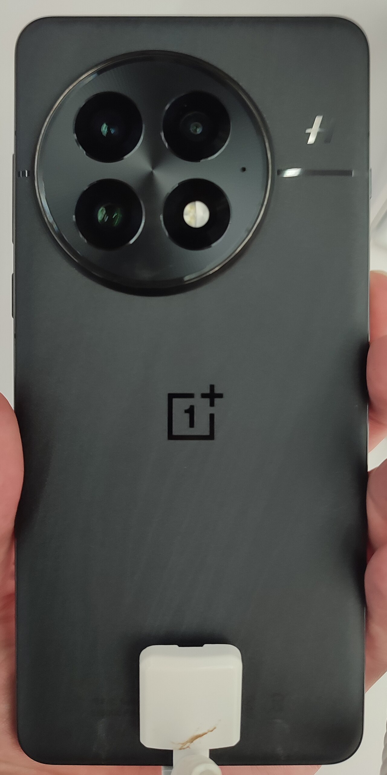 OnePlus OnePlus 13 — manufacturer product photograph